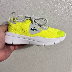 New Lacoste Neón sneakers
8 boys